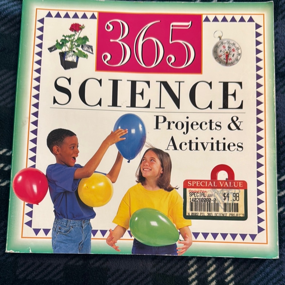 365 Science Projects & Activities Book